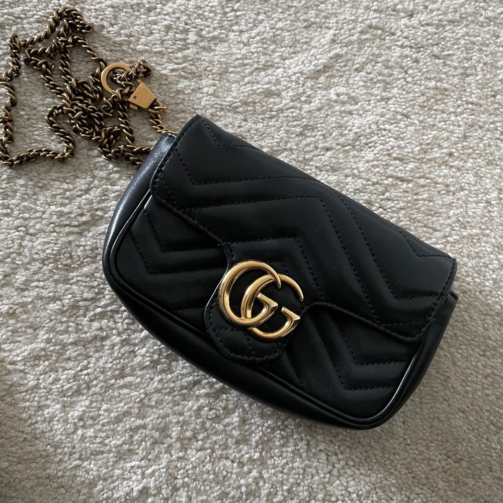Gucci mini marmont bag in black